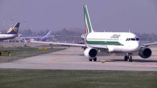 EK93  Dubai  Bologna 03112015  A6EPD con comunicazioni radio [upl. by Rauscher]