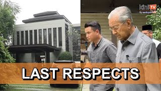 Dr Mahathir political leaders visit Daims home to pay last respects [upl. by Entwistle2]