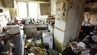 The dirtiest kitchen in the world🤯 Cleaning an elderlys house😔 The dirtiest house Ive come across😬 [upl. by Humfrid]