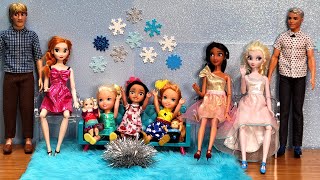 2023 Happy New Year Elsa amp Anna toddlers  Barbie  gifts  games  countdown [upl. by Madlin]