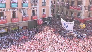 Pamplona na Espanha inicia as festas de São Firmino [upl. by Hseyaj]