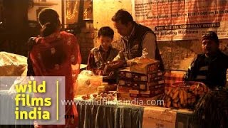 Puja items sold outside Jagannath temple during Shivratri Delhi [upl. by Darrel]