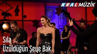 Sıla  Üzüldüğün Şeye Bak Kral Pop Akustik [upl. by Sakiv]