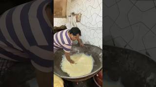 Sheermal  Traditional Bakarkhani Roti for ₹20  Jama Masjid  Indian street food [upl. by Eelrac679]