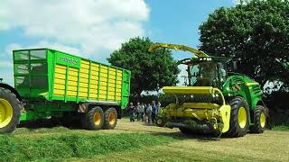 John Deere 8800i SelfPropelled Forage Harvester [upl. by Zeke]