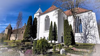 Solskinsrig Forårsdag ved Mariager Kirke amp Kloster i Mariager Sogn Mariager Fjord Danmarks Kirker [upl. by Eadrahs333]