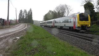 NMBS 4126 en 4164 komen langs Landskouter gereden [upl. by Gasparo]