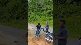 Dikira cupu ternyata suhu gengster soldier crash india funny funnyvideo [upl. by Ossie]