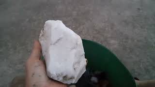 Really white chunk of quartz to show knapping enthusiasts KnapperJackCrafty [upl. by Levon]