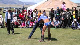 2009 21 Mongolia Bayan Olgii Dayan nuur wrestling [upl. by Ekud]