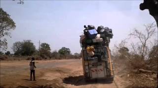 Bus équilibriste au Sénégal 2016 [upl. by Beata]