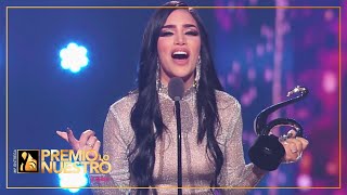 Kimberly Loaiza con las emociones al límite al ganar en Premio Lo Nuestro 2023 [upl. by Alitta]