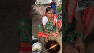 बघा कशा बनतात चुलीवरच्या तेलातील पुरणपोळ्या Kolhapur Famous Puran Poli khakikha food [upl. by Benetta]