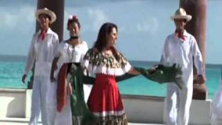 Soy de Mexico Señores  Marcela Anzures acompañada por Danza Tradicional Xochiquetzal [upl. by Kristos926]