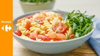 Koude pastasalade met gerookte zalm [upl. by Einafpets]