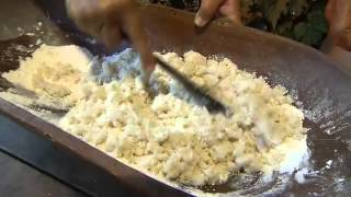 Aprenda a preparar o típico pão de queijo de Minas [upl. by Eenyaj827]