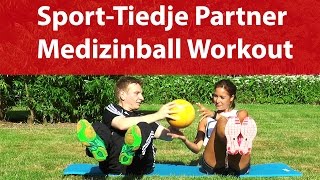 PartnerWorkout mit dem Medizinball Technik und Ausführung [upl. by Aerdnaid415]