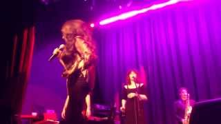 Ronnie Spector singing quotBreaking Upquot [upl. by Styles96]