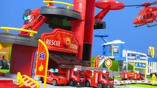 ESTACION DE BOMBEROS con camión de bomberos tractor excavadora y coches de juguete para niños [upl. by Otreblig]