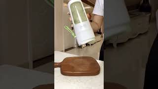 Amazing Portable Juicer kitchengadgets goodthing fashiontrends smartitems amazingtools [upl. by Naeloj]