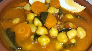 Potaje de garbanzos con verdurasGuiso de garbanzos con verduras [upl. by Siladnerb]