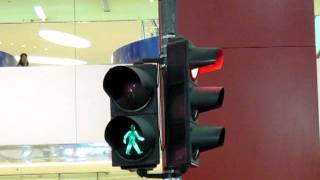 香港の信号機1機械式Hong Kong traffic signalMechanical sound [upl. by Calandra]