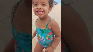 MELINA COMEU PIRULITO DE AREIA 🤣 cutebaby baby feedshorts shorts funnymemes [upl. by Anatolio]