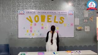 Introducing VOWEL activity to UKG class vowels oracle school englishlanguage aeiou [upl. by Jacobine]