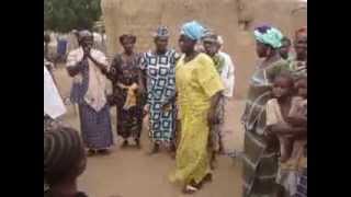 Danse spontanée dans un village Mandingue [upl. by Lleznol]