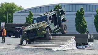 Oshkosh JLTV in trouble on the test track Oshkosh JLTV v problémoch na testovacom polygóne IDET 23 [upl. by Ynnad]