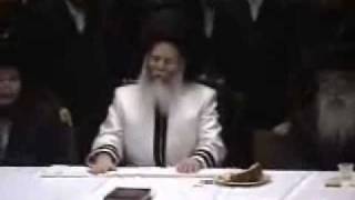 Bobover Rebbe Shlita Feering Tish Erev amp Motze Yom Kippur [upl. by Quincey2]