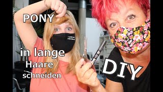 Ponyfransen und Stufen in lange Haare schneiden DIY [upl. by Nayrb]