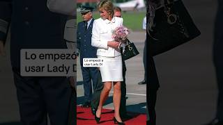 Lady Diana Su Elegancia Inmortal y los Bolsos de Dior que Definieron su Estilo ModaBolsos de Dior [upl. by Eddie516]