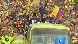 Jugadores de la Selección Colombiana fueron recibidos como héroes [upl. by Erdied864]