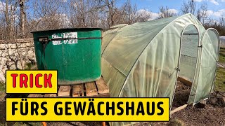 Garten im April GewächshausBewässerung und Hühner im Garten [upl. by Radferd]