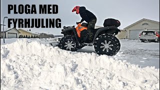 Plogar snö på hela gatan med min fyrhjuling  VLOGG 354 [upl. by Kerril780]