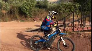 Maikel Melero prueba la Bultaco Brinco [upl. by Screens]