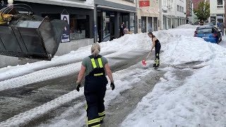 Winterdienst räumt Hagelberge in Reutlingen [upl. by Etty]