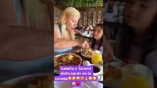 Los feria Isabella y Salomé disfrutando de la comida humor adriana adrilatina familia [upl. by Nezam]