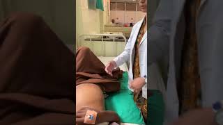 Demonstration of fluid thrill in ascites Dept Of Medicine JNMC [upl. by Millisent278]