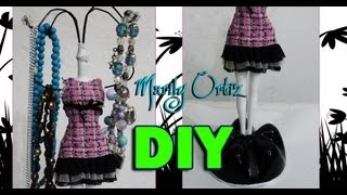 DIY ✄PORTA COLLARES Y PULSERAS DE MUÑECA ◘ RECICLANDO ◘ [upl. by Tsepmet]