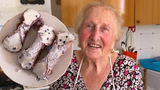 93 year old Clara makes the best crunchy creamy cannoli by hand [upl. by Yug]