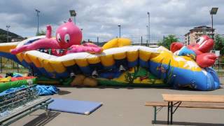 Playhouse Inflatable bounce Hüpfburg montage blowing aufblasen [upl. by Cliff]