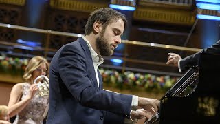 Daniil Trifonov  Shostakovich Piano Concerto No 1 Op 35 IV Allegro con brio [upl. by Idak]