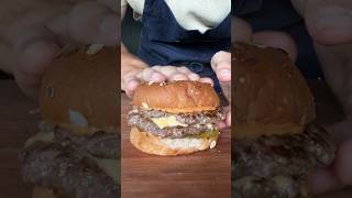 The 450 Calorie Cheeseburger 45g Protein [upl. by Pavlov]