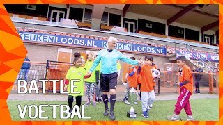 HELE SPECIALE VOETBALWEDSTRIJD SAMEN SPELEN EN WINNEN  BATTLE GVOETBAL  ZAPPSPORT [upl. by Fidelas]