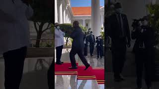 RDC Uganda  Tshisekedi reçu par KagutaMuseveni ce jour [upl. by Vola]