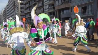 Bloemencorso Blankenberge 2016  Beschomt  Tuimelaar  Filmpje Zeedijk [upl. by Netniuq]