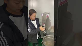 Fully automatic induction ramen machine can make 400 bowls of noodles in one hour😱😱😱 [upl. by Airretnahs]