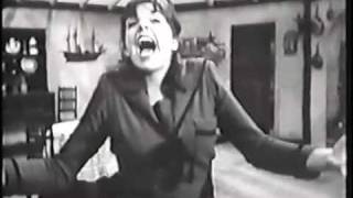 LIZA MINNELLI in rare perk singing quotDingaling I Feel SO ChRiStMaSeYquot [upl. by Roze798]